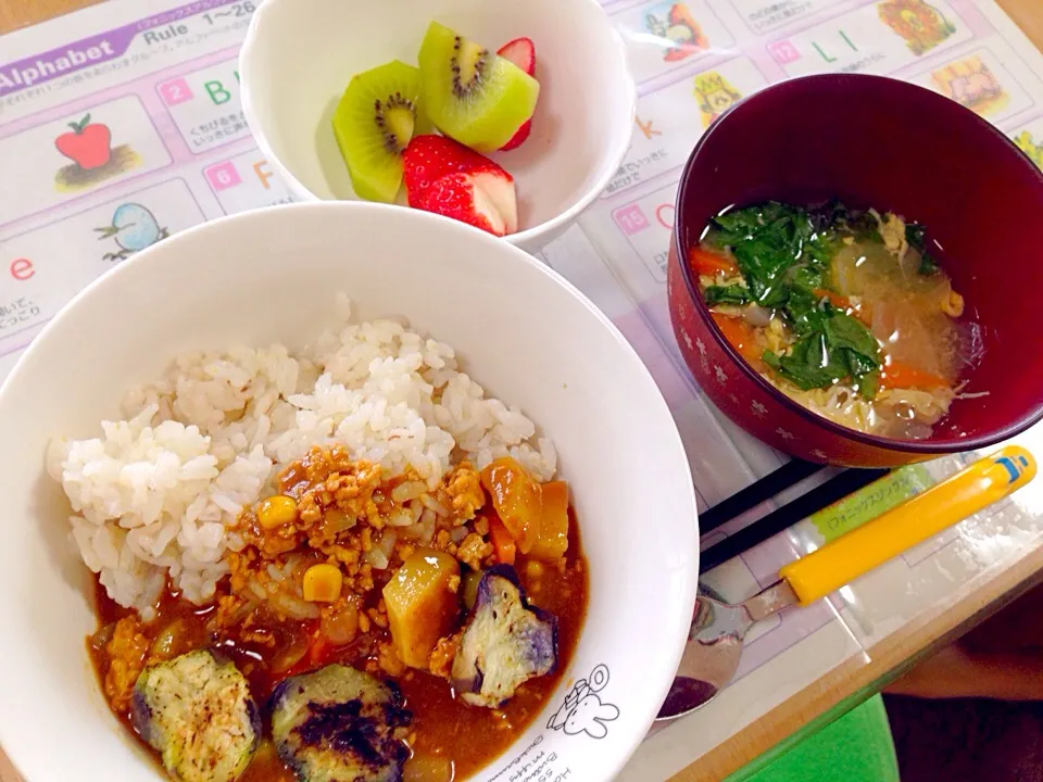 息子朝ごはん☀️朝カレー🍛|かわちさん