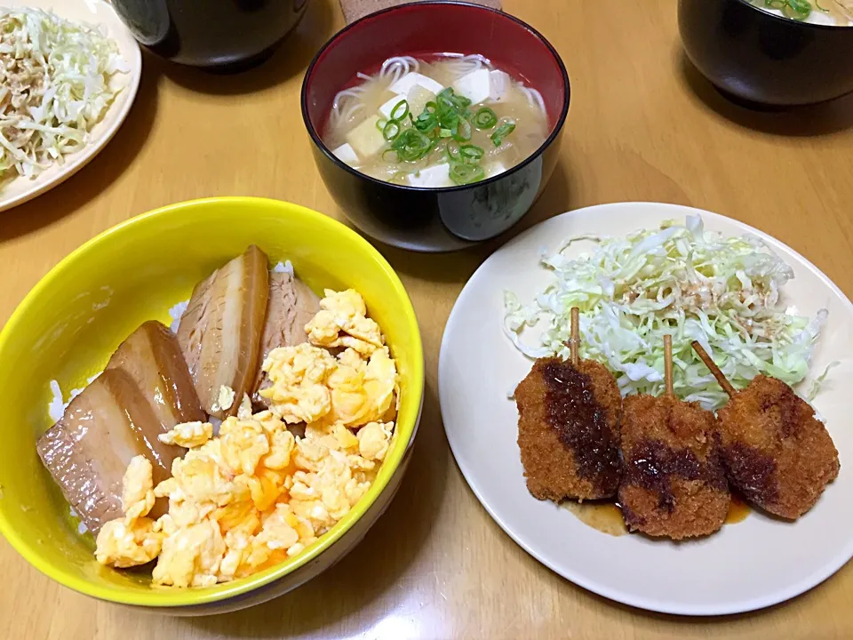 トン丼〜ヒレカツ〜ミソスープー！入麺入り〜〜😁😋|きのすけ〜さん