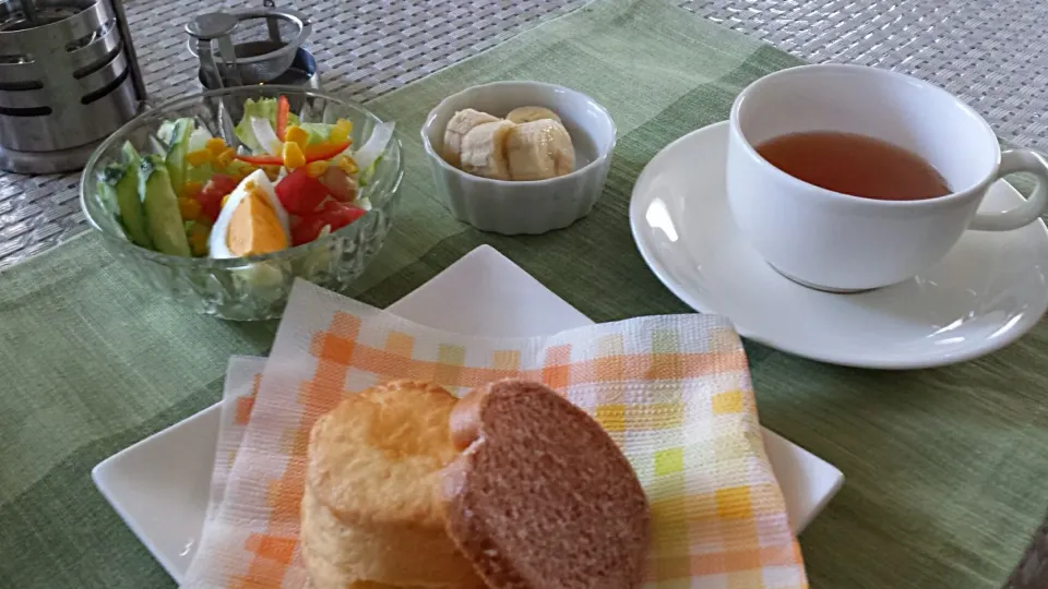 Snapdishの料理写真:朝食  たまには紅茶で|おちゃわんさん