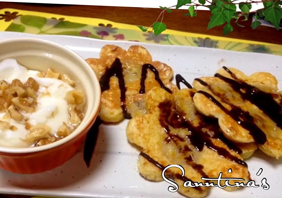 Snapdishの料理写真:✨Banana pancakes & yogurt for breakfast ☕️バナナホットケーキ&ヨグルートfor 朝ごはん✨|🌺Sanntina🌺さん