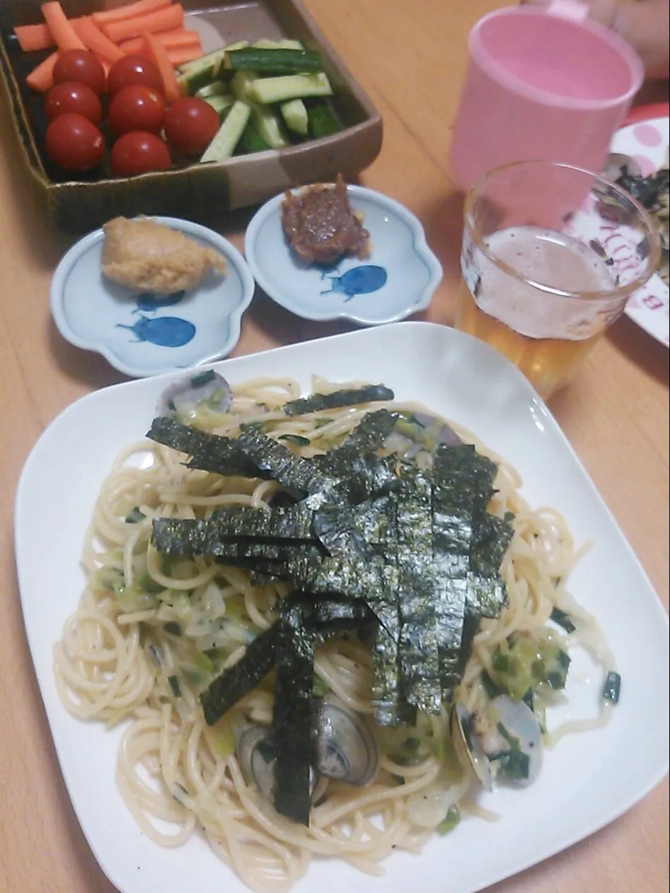 Snapdishの料理写真:アサリ＆千切りキャベツ＆小ネギのパスタ！|Kayo Matsudaさん