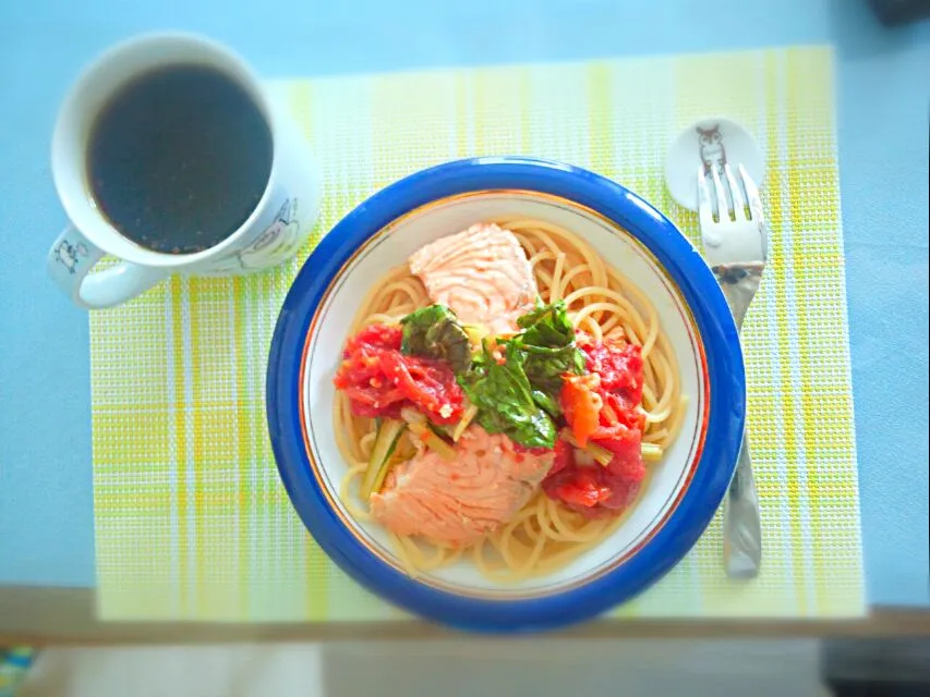 今日のお昼ごはん*トマトサーモンパスタ|めいさん