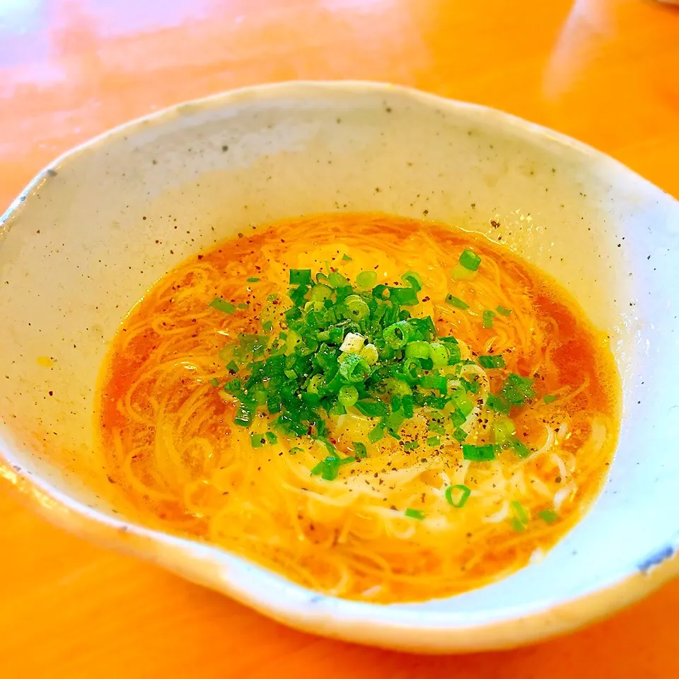 Snapdishの料理写真:お一人様ランチ＼(^o^)／釜玉そうめん☆|EveEveさん