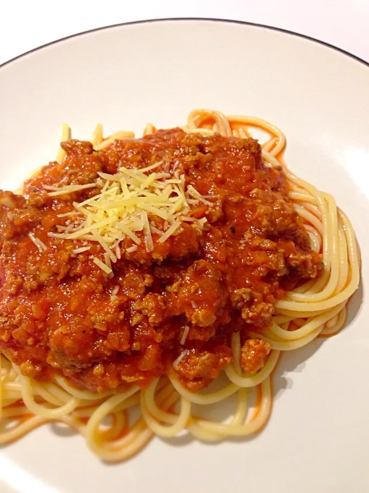 Snapdishの料理写真:Spaghetti bolognese|Charlene Nguyenさん