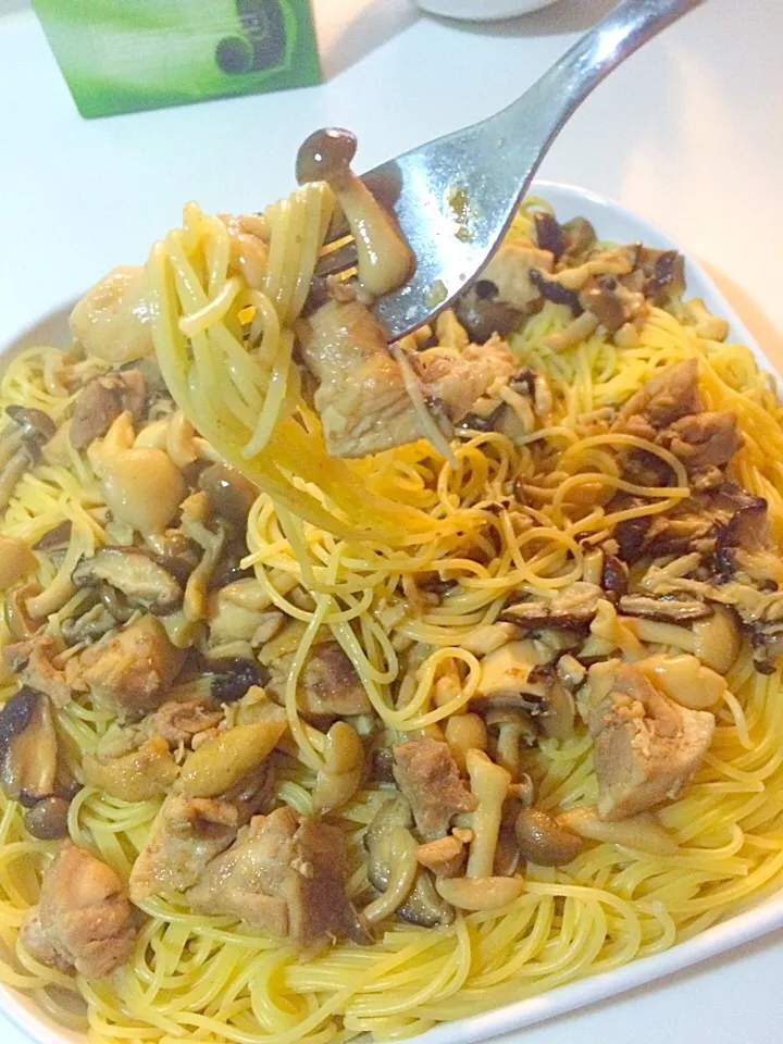 chicken and mushroom pasta|marian ilanoさん