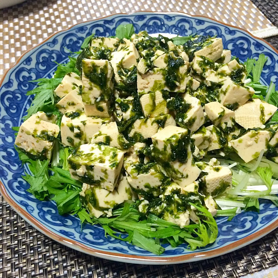 Snapdishの料理写真:水切り木綿の生海苔サラダ 生海苔の香りがたまらない😋|佐野未起さん