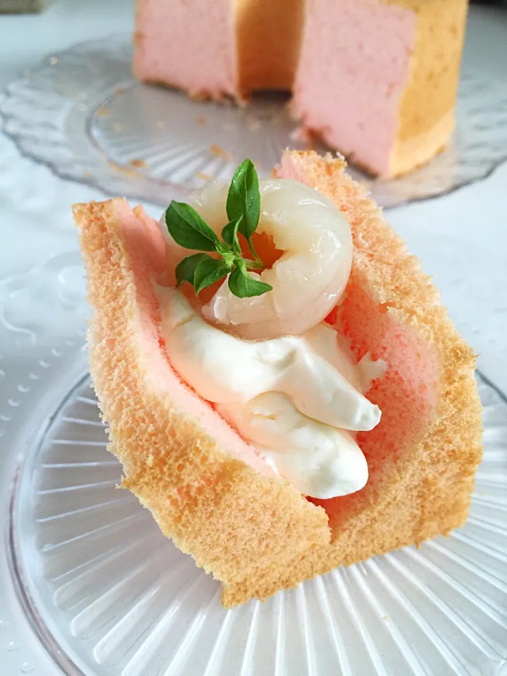 Snapdishの料理写真:Rose chiffon with chantilly cream and lychees|12Dragonさん