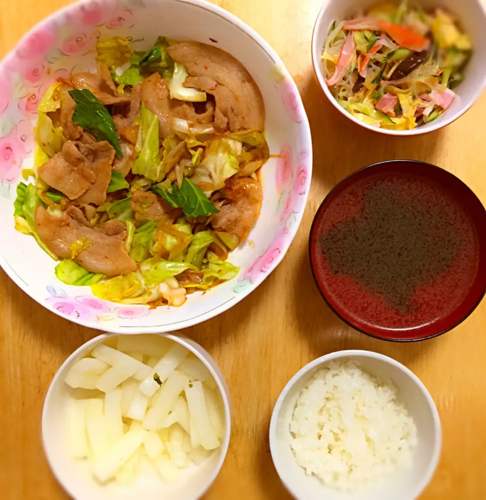 (*´ω｀*) 晩ご飯  なんちゃってホイコーローと中華春雨サラダ ♪|Gigi Cafeさん