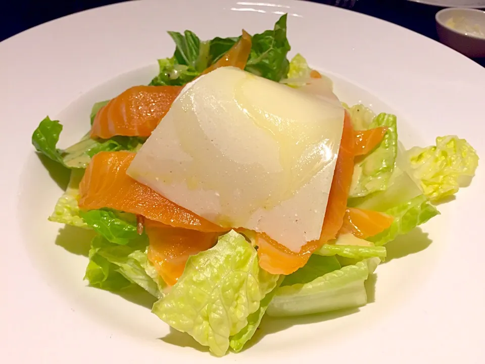 Caesar salad with smoked salmon|Sky Blueさん