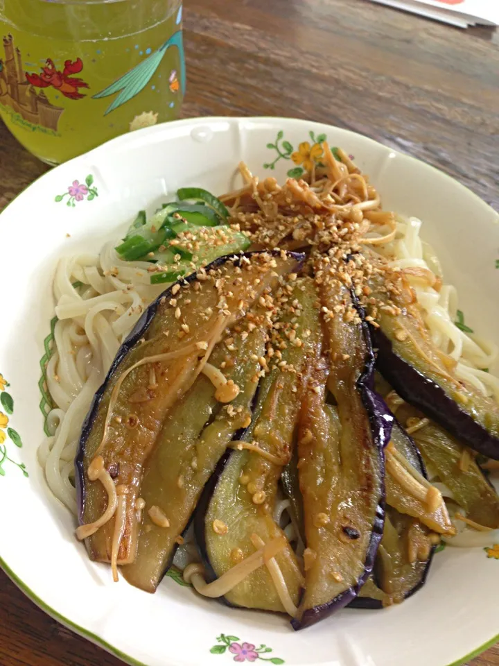 茄子のせ素麺|小林美緒さん