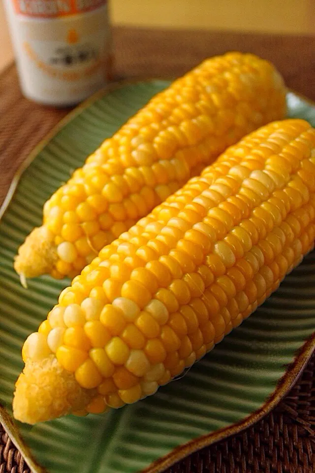 とうもろこしの塩茹で🌽|はさん