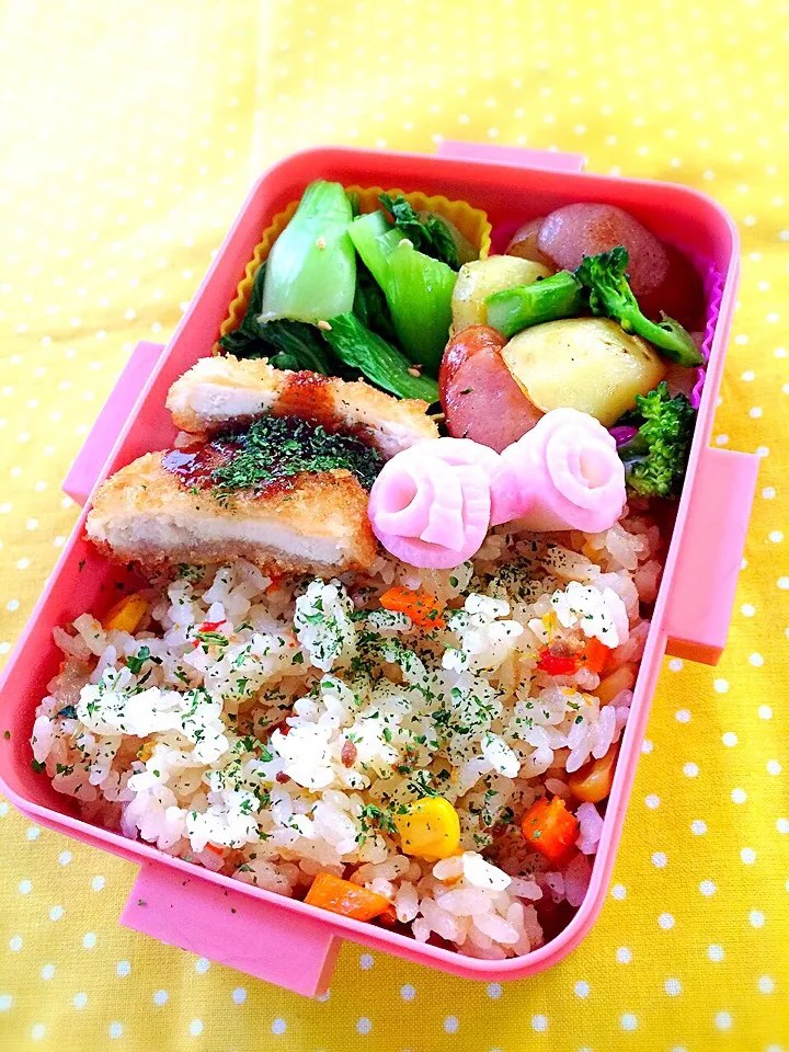 今日のお弁当6/7♡炊飯器で簡単ツナピラフ(*^^*)♪|ばろんさん