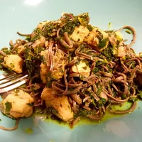 Snapdishの料理写真:Vegan curry spinach with veggie pieces and black bean pasta.|Rebecca Havrefrasさん