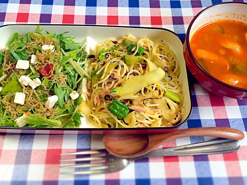 ズッキーニとツナのスパイシー冷パスタ(レモン風味), ビネガーソースのサラダとトマトスープTuna and zucchini spicy cold pasta(The lemon flavor)
Salad of a vinegar source. Tomato soup|Hiroさん