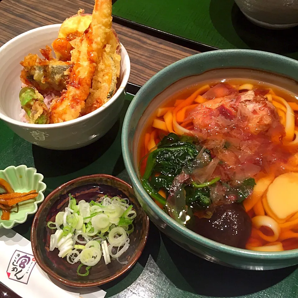 Snapdishの料理写真:宮きしめん ミニ天丼|Hironobuさん