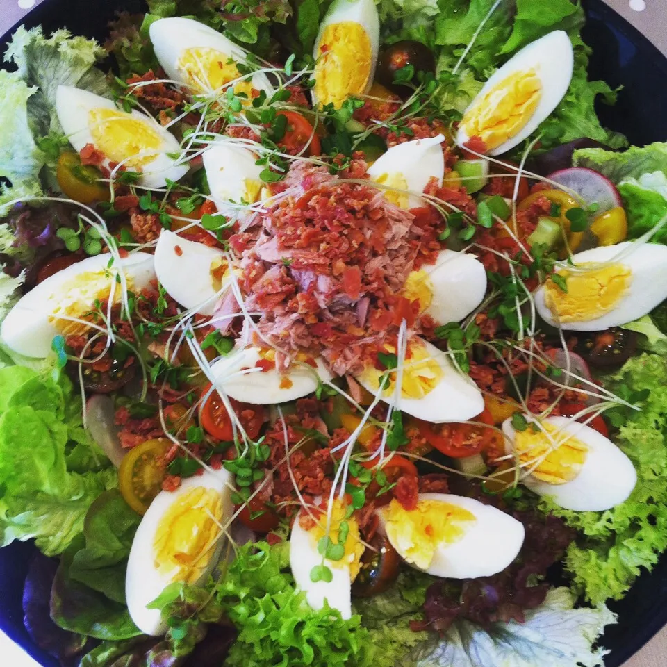 Tuna bacon and egg salad|Carol Liさん