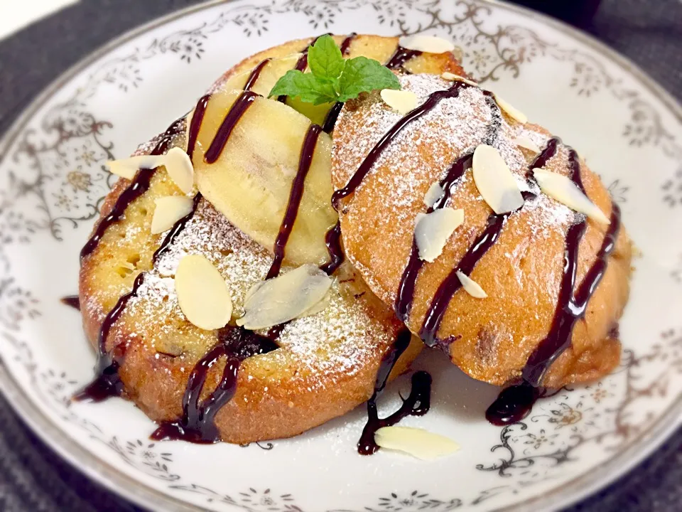 みほままこさんの料理 バナナチョコチップ入りバナナベーグルでフレンチトースト作ったよぉ〜♪|みほままこさん