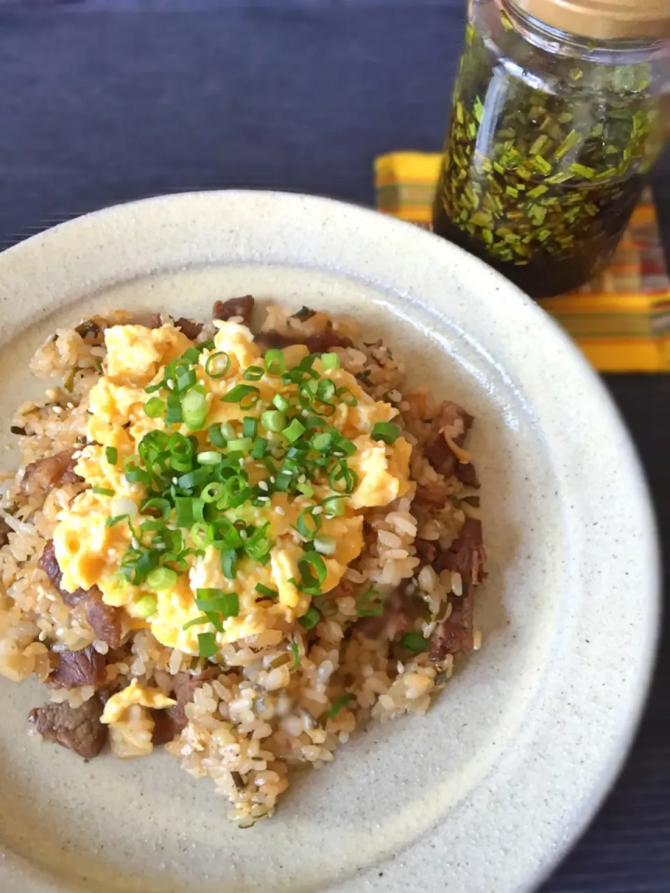 akiさんの料理 やっぱりあれでしょう！！ニラのあれ！！で、焼肉炒飯|アッチさん