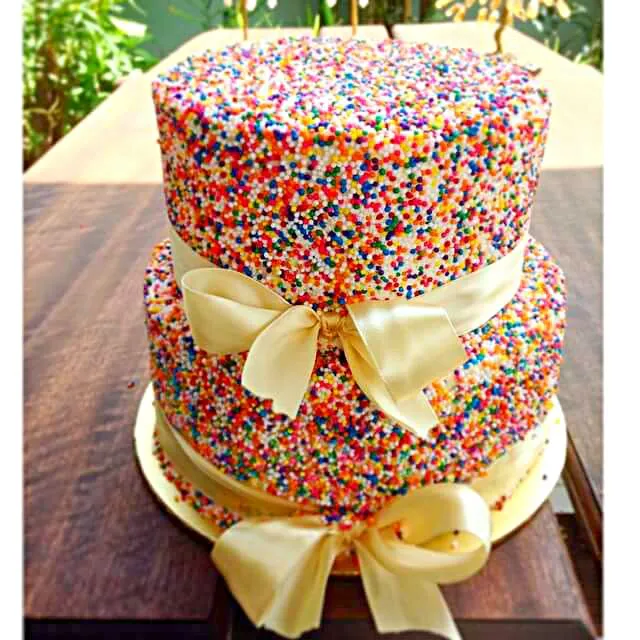 vanilla chai sprinkle birthday cake|CHUENCHAIさん