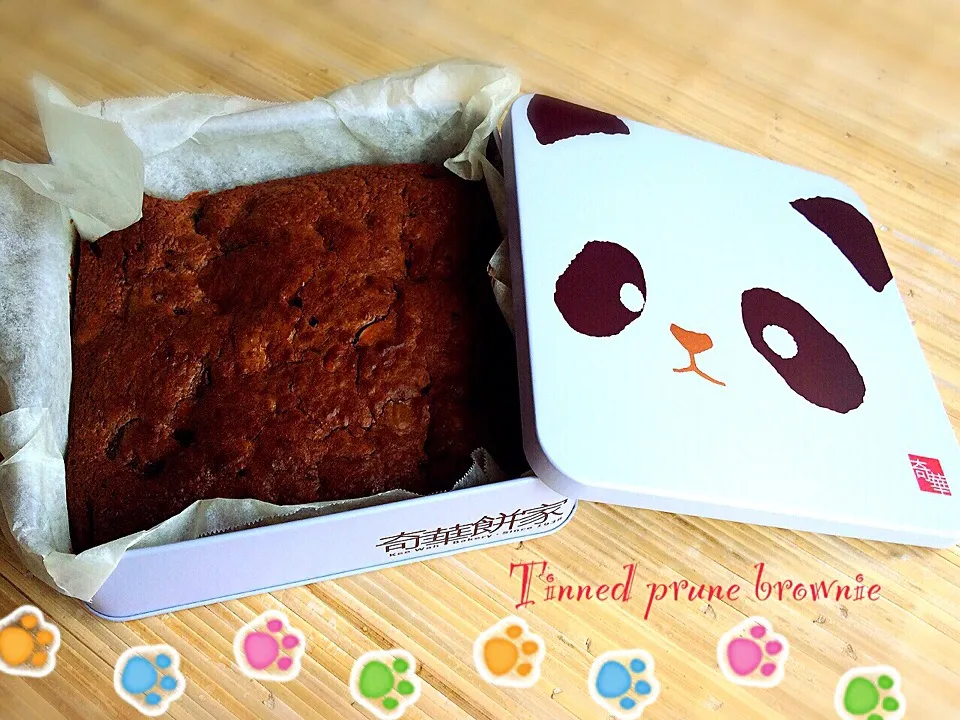 Chocolate and prune brownies- ピスタチオと洋酒漬けプルーンのブラウニー|cocoaさん