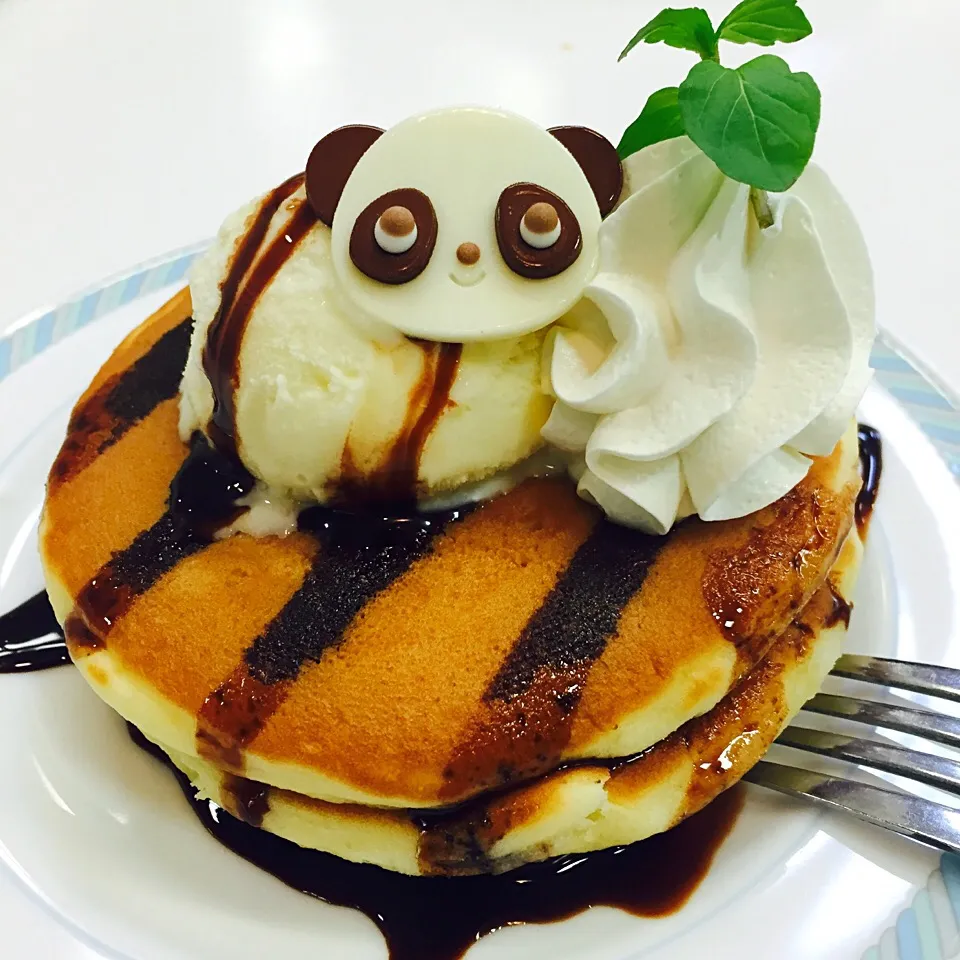 Snapdishの料理写真:Panda pancake at Ueno Zoo|Laarni Nabongさん