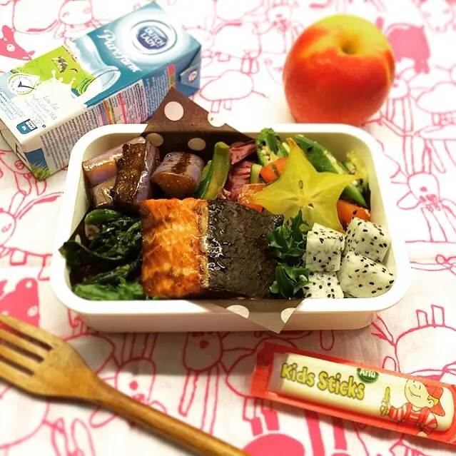 Miso Salmon lunch box. サーモンの味噌漬焼弁当|Yuka Nakataさん