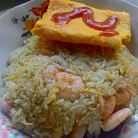 Shrimp Fried Rice with omelette|pam chaletaさん