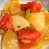 Radish onion and tomato sweet and sour stir-fry かぶ、玉ねぎ、トマトの甘酢あん炒め|emi tanakaさん