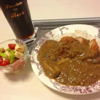 Snapdishの料理写真:#カレー #カツカレー#アスパラとトマトとクリームチーズ#ドレッシングはキューピーのイタリアンなんちゃら#あえるだけ|♡さん