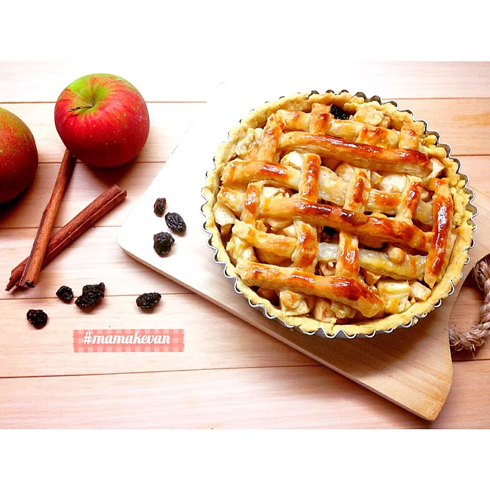 Apple Pie with Raisin & Nut|meilizaさん