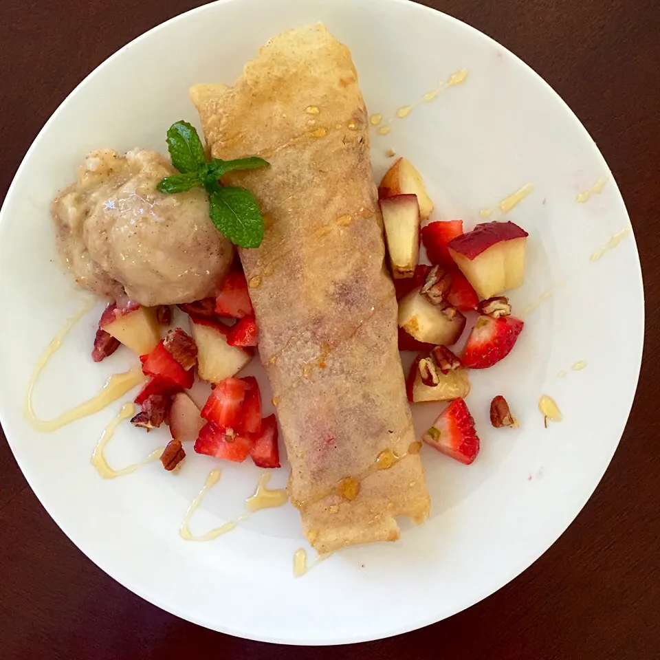 Breakfast crepes with vegan ice cream|victoria valerioさん