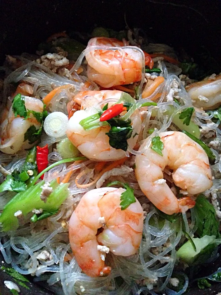 Glass Noodle Salad with mince meat and prawns|Nickyさん