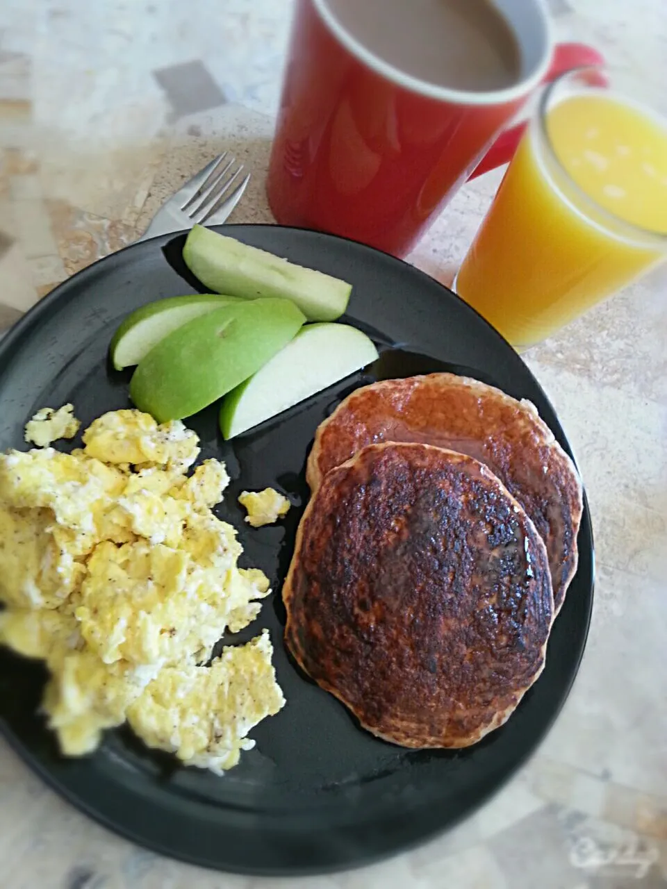 Apple Cinnamon Oatmeal Pancakes|Courtney Alizabet Riess Handelさん