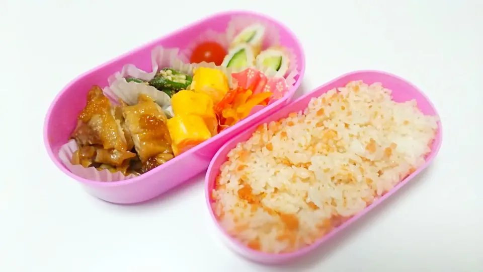 ガリチキ&amp;シャケご飯弁当#娘弁当|AMIiiiさん