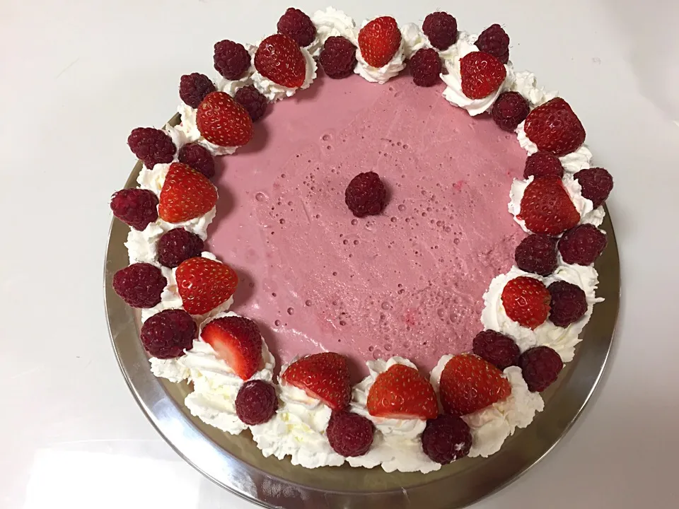 No Bake White Chocolate Raspberry Mousse Cake|joさん