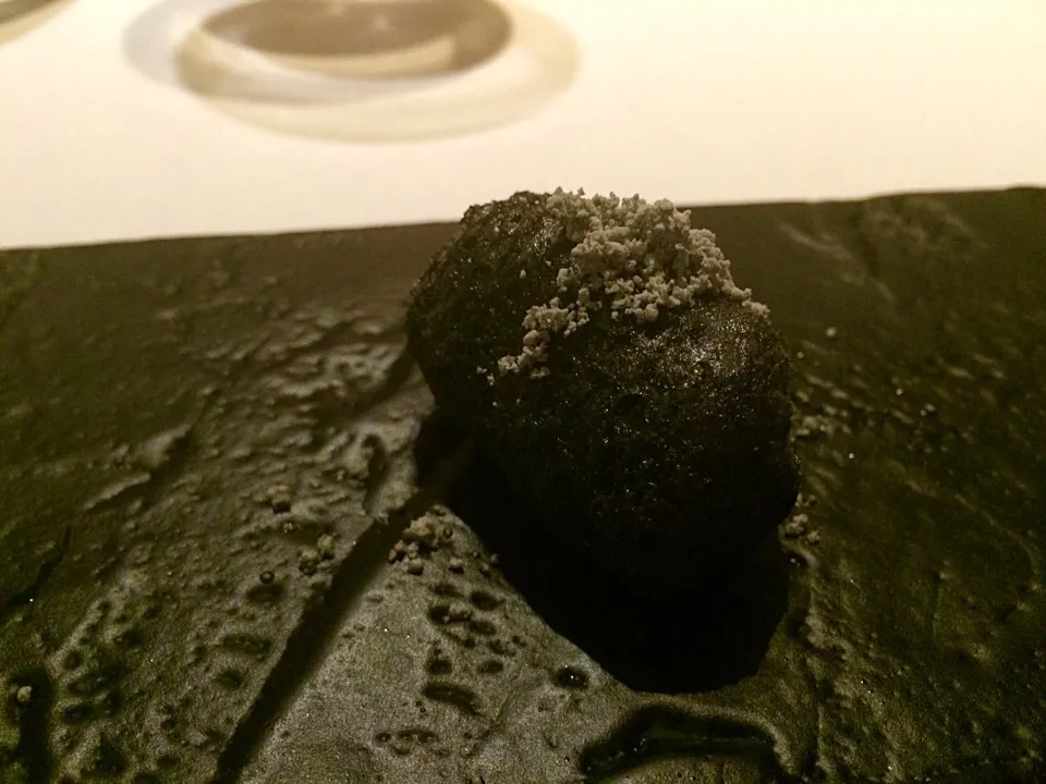 Charcoal - shredded seabass in a crisp skin of black bamboo|Ong Sor Fernさん