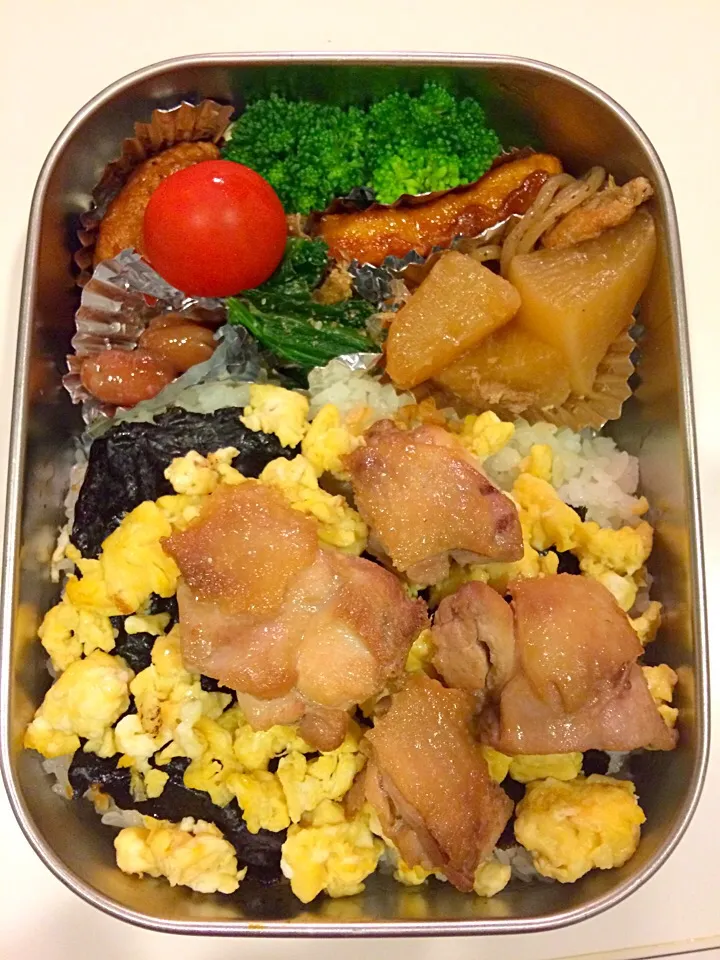 Snapdishの料理写真:焼き鳥丼のお弁当。|Chiharuさん