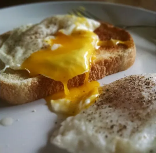 Snapdishの料理写真:Eggs on toast #eggs|Maddy Carrさん