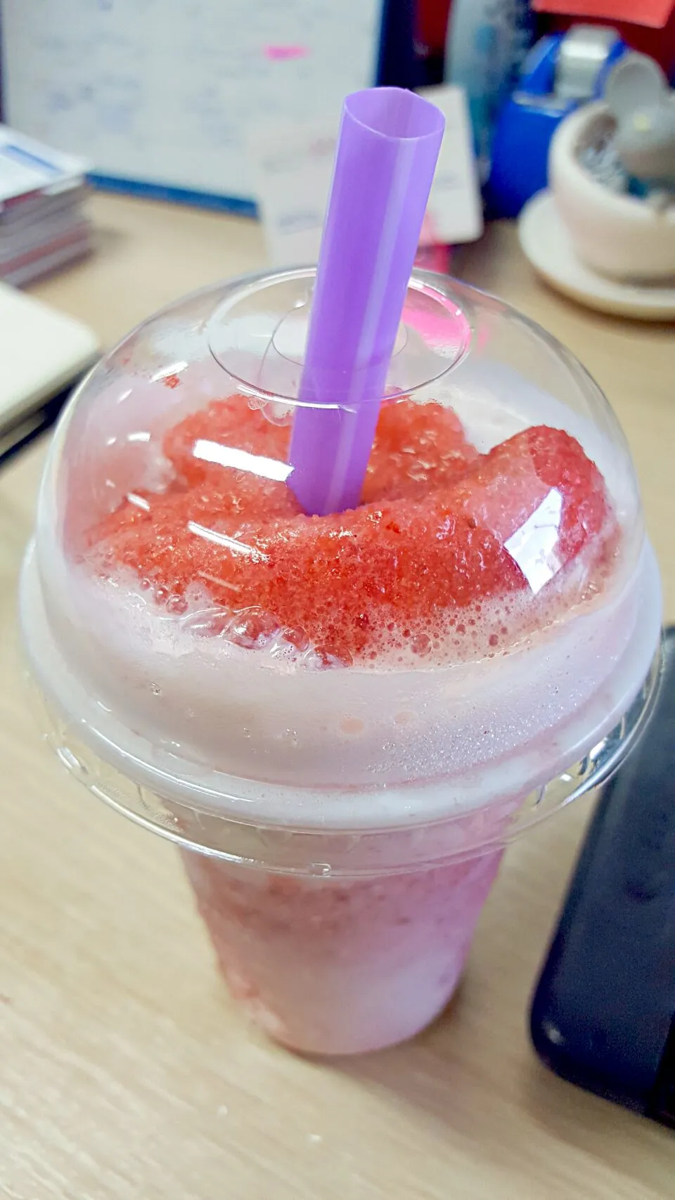 Blended strawberries and yogurt for a hot day #cool #strawberries #yogurt #healthy|Dolly Chanさん