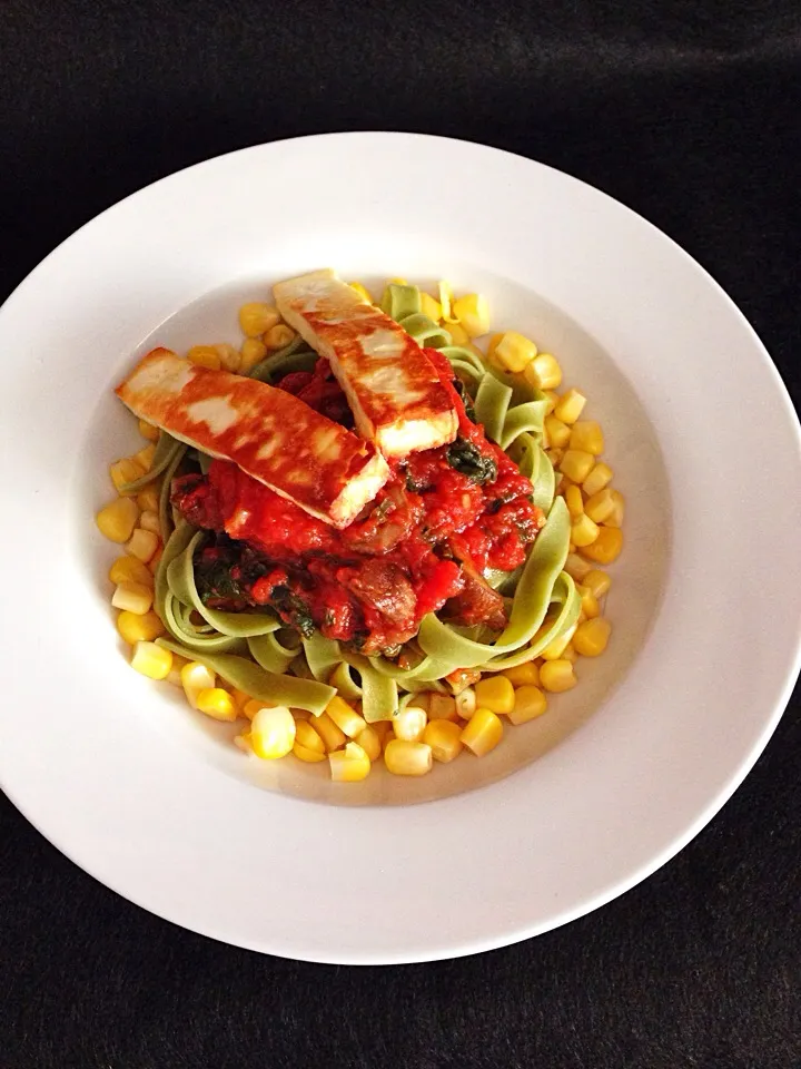 Snapdishの料理写真:Spinach fettucine in mushroom-spinach tomato sauce with corn & grilled halloumi cheese|coxiella24さん