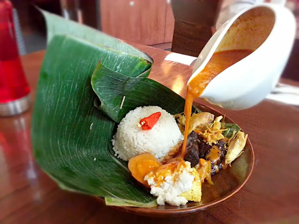 Nasi Liwet Saus Kacang (Flavoured Rice with Peanut Sauce)|Finsさん