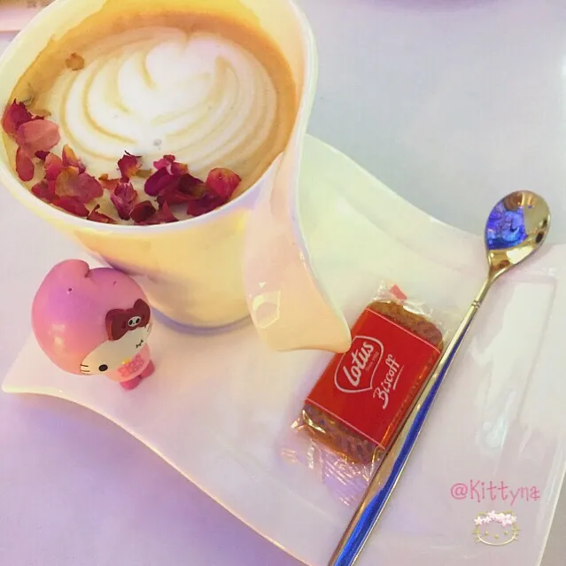 🌹Rose Latte ☕️|🎀Kittyna🌸さん