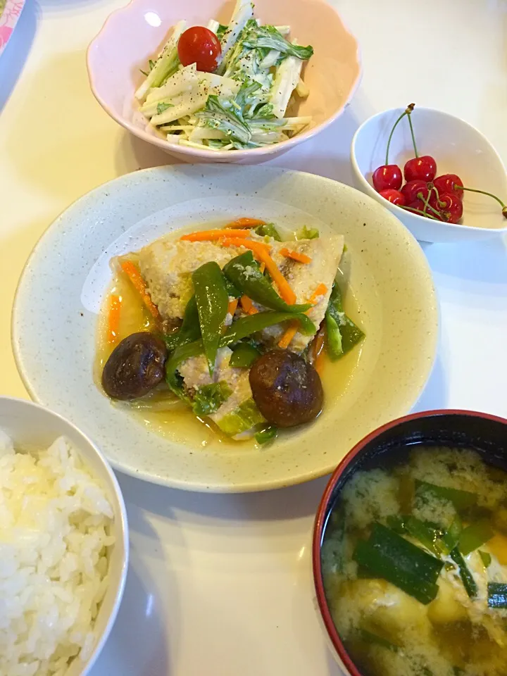 メカジキ味噌漬け&野菜蒸し焼き⭐️大根&水菜サラダ⭐️ニラたま味噌汁⭐️さくらんぼ♡6/9|ちび太さん