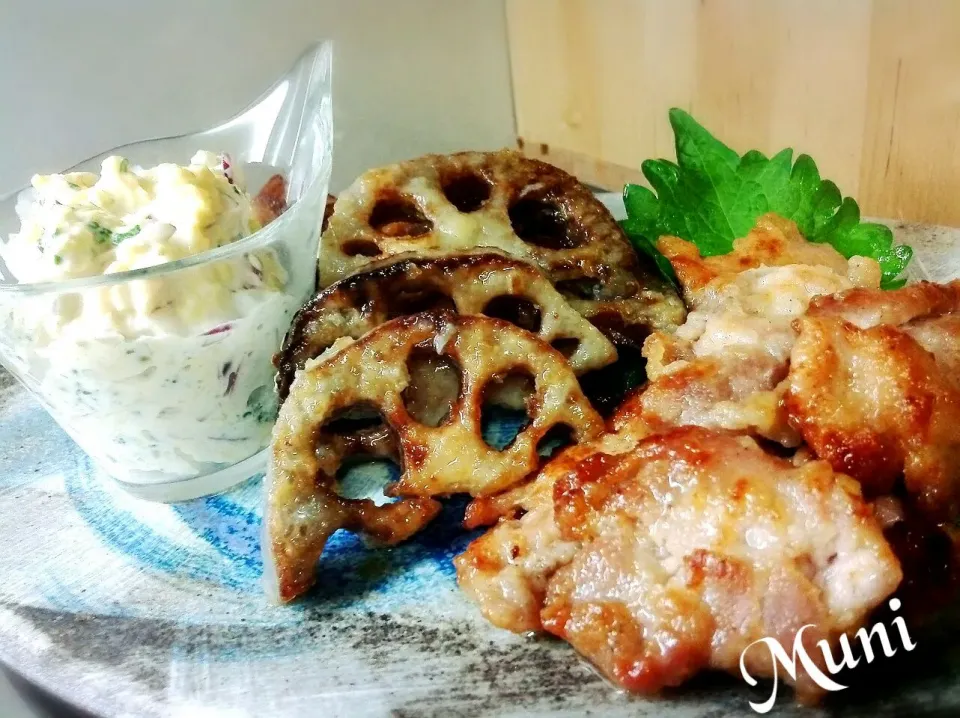 Snapdishの料理写真:OMさんのSpicy & sweet, fried lotus root/蓮根炒め、南蛮甘辛酢漬け|key♪さん