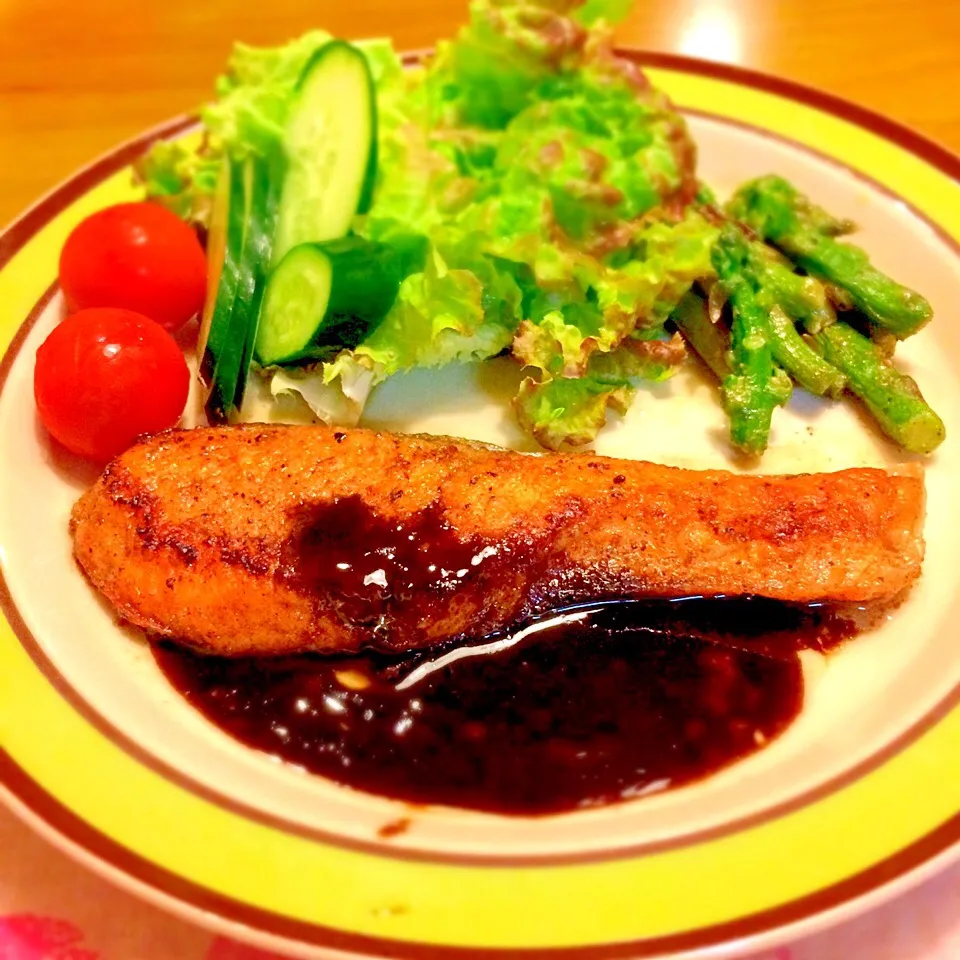 サーモンのムニエルで夕食🍴|かずみさん