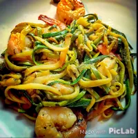 Snapdishの料理写真:Skinny Zucchini pasta w Shrimp|Jessica M Ortizさん