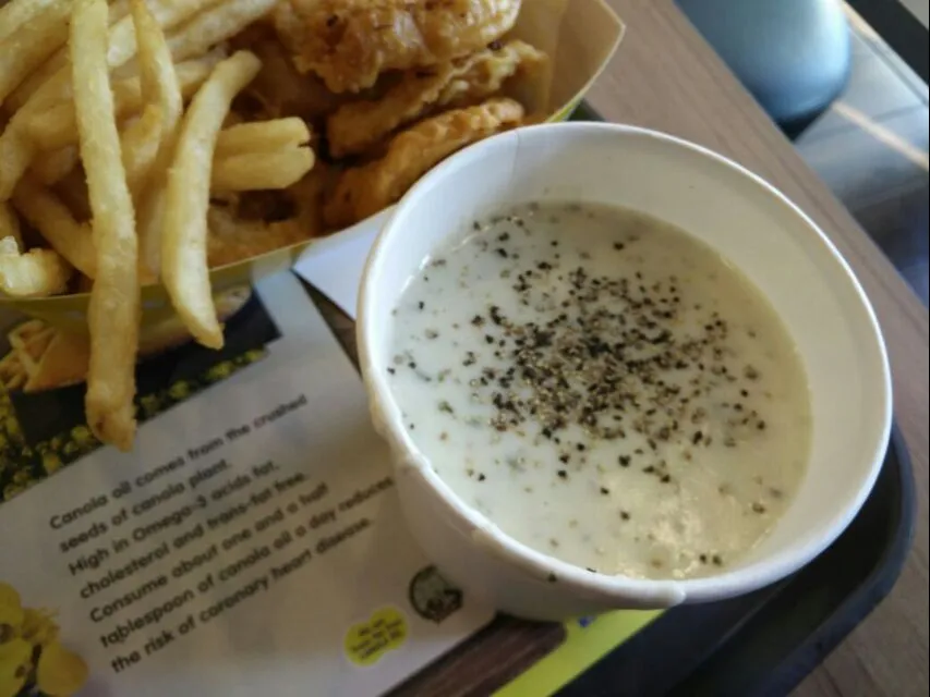 Clam Chowder & Fried Chicken - Long John Silver|FooDin'sさん