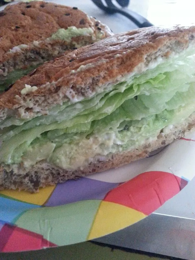 lettuce and avocado  sandwich..|Polly Gelfusoさん