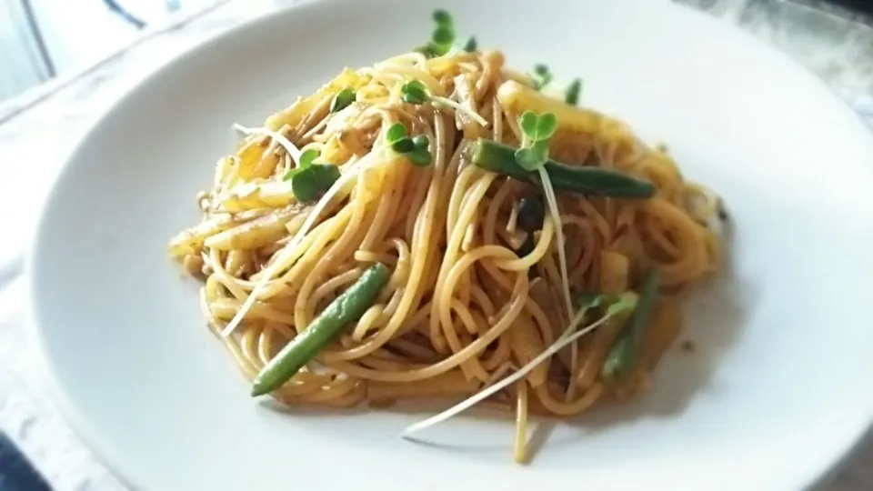 昼から飲めるｯて幸せ～(。-∀-)ﾆﾋ❤
雲丹&海苔の佃煮ﾊﾟｽﾀ～
の昼ごはん✨|kaz(*･ω･)さん