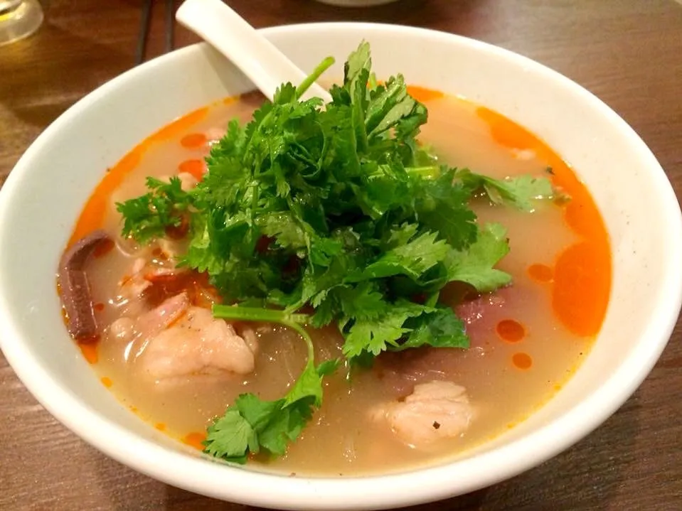 パクチーどっさり春雨ラーメン。|しらこさん